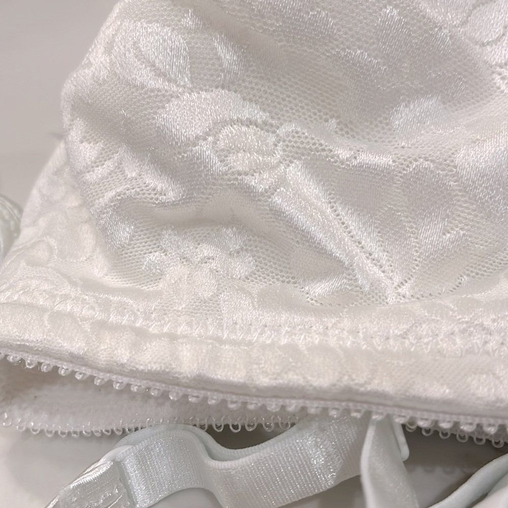 Warner’s & Bali Bras. Set of 3 White never worn. 40C beautiful lace over cup. - Picture 10 of 10